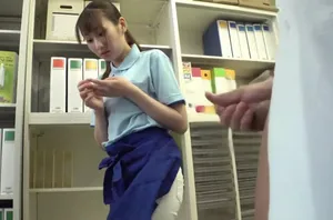 "Ze Ze Feng Shang" là một tiệm massage chân thường xuyên. Phải thuyết phục rất nhiều mới hiểu được!